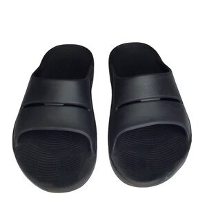 OOFOS OOahh Slide Sandals in Black Size 13.
